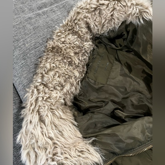 Army Green Light Puffer Jacket - Picture 4 of 7